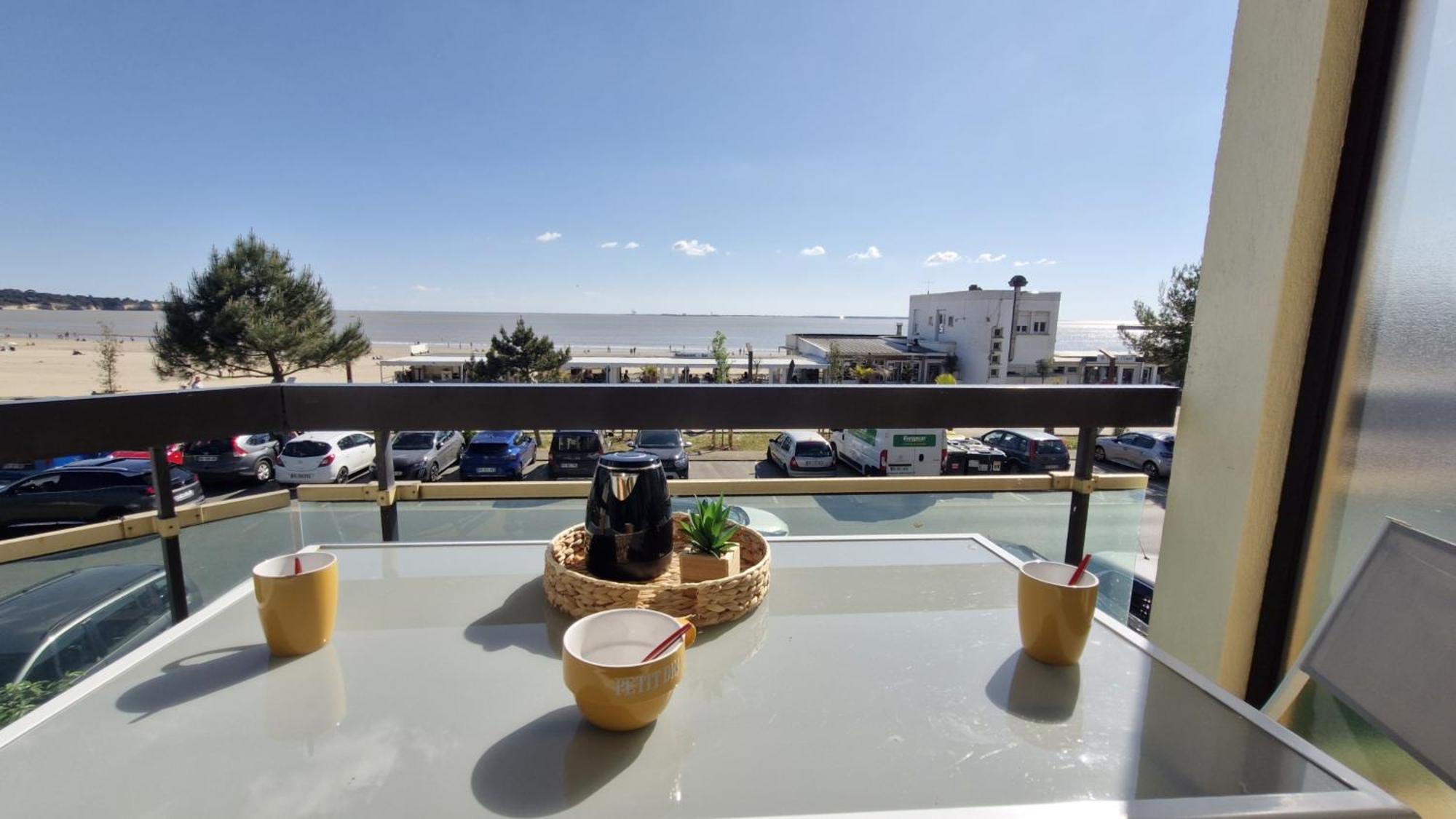 Saint Georges De Didonne - Pleine Vue Mer Pour Ce Studio Cabine Face A La Plage Luaran gambar