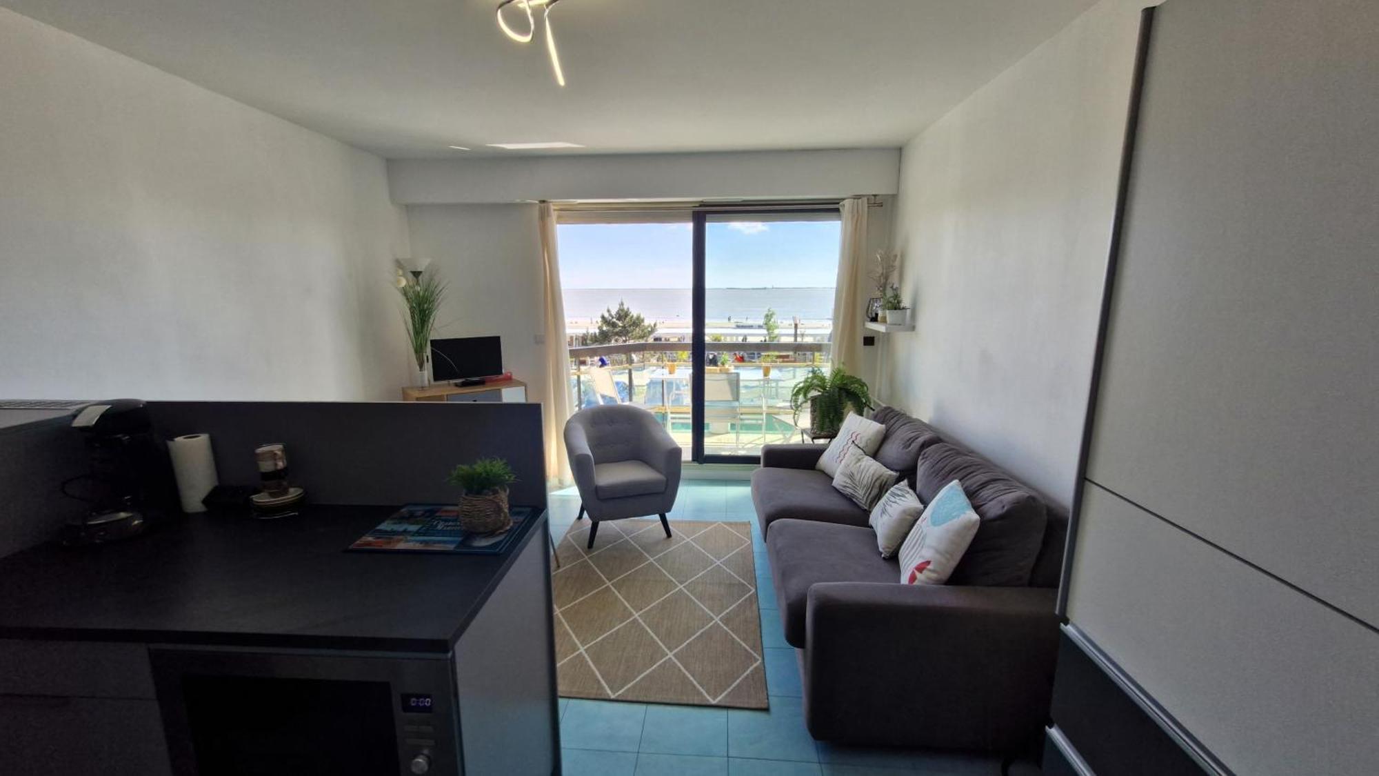 Saint Georges De Didonne - Pleine Vue Mer Pour Ce Studio Cabine Face A La Plage Luaran gambar